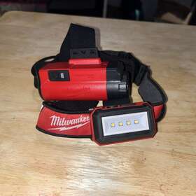 2115-20 Milwaukee 600 Lumens Led Redlithium Headlamp With Battery And Charging Cable