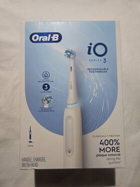 G3.1a6.0 Oral-b Io Series 3 Electric Toothbrush With 1 Brush Head Rechargeable White