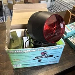 Primos Hunting Varmint Two Hundred 250-YARD Led Scope Light 62362 Ob. Fixed Price $50.00.